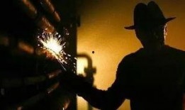 猛鬼街8在线观看,梦魇重生，恐怖之夜在线惊悚再现