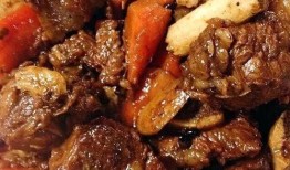 新疆牛排骨爆料事件视频,真相与争议并存